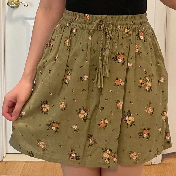 Olive Floral Skirt - Picture 2 of 4